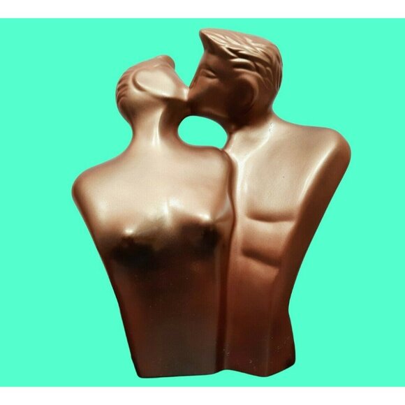 Vintage 80s Lindsey B Balkweill Memphis Style Ceramic Kissing Man Woman Statue - Picture 1 of 9